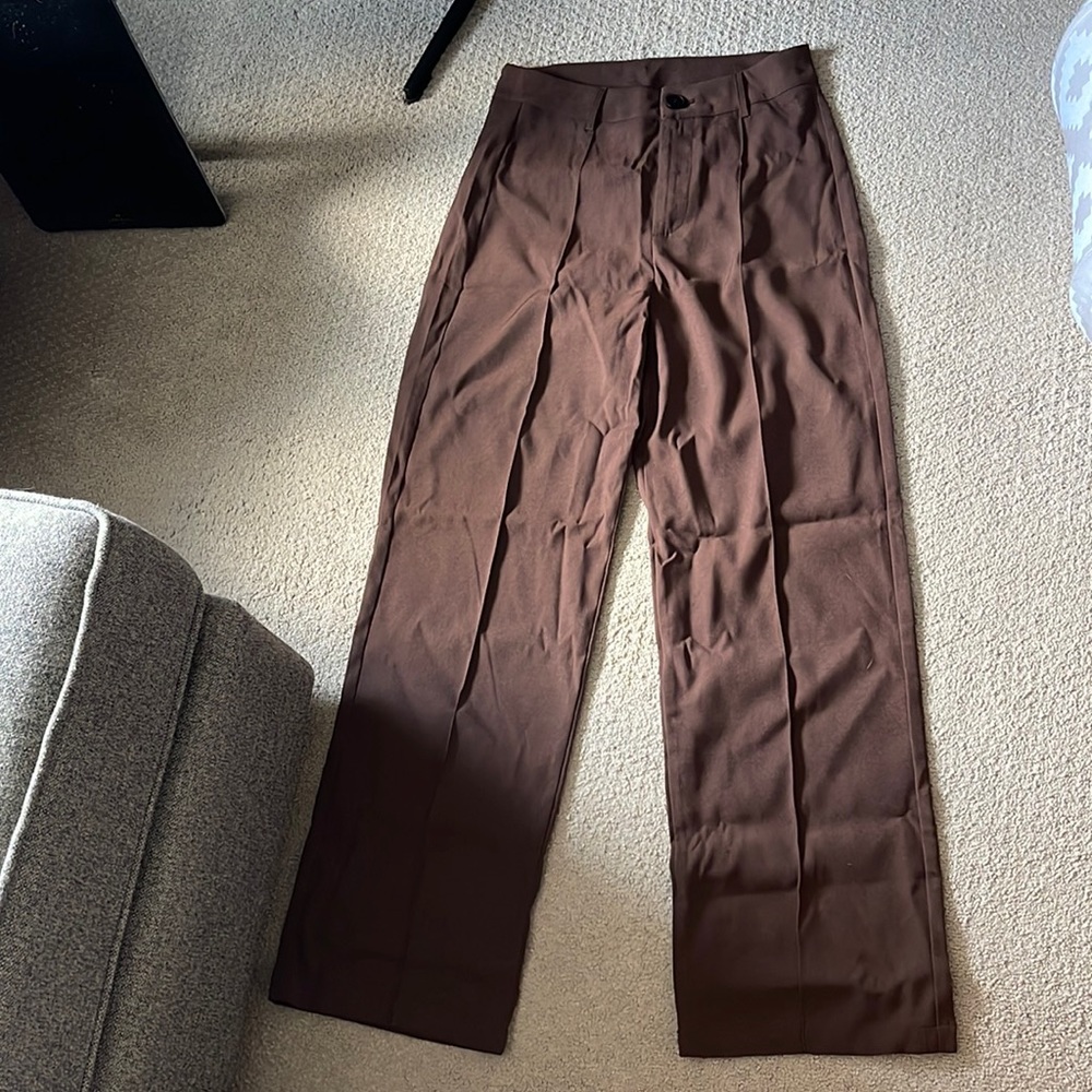 Brown wide leg Women’s pants.